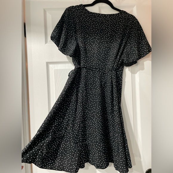 Floral Wrap dress - Picture 2 of 7